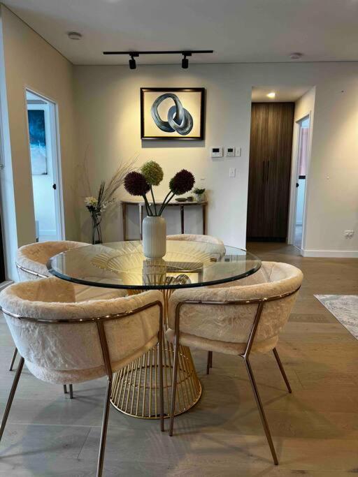 Luxury 3 Bedroom Apartment In Ryde سيدني المظهر الخارجي الصورة